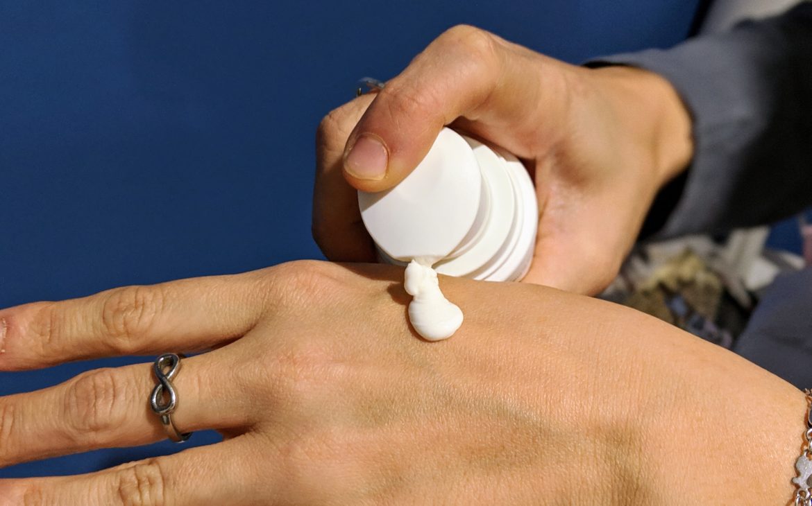 la calma que necesitas. a-derma crema emoliente